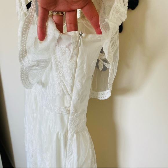 White Lace Off the Shoulder Boho Style Maxi Dress - Picture 8 of 15